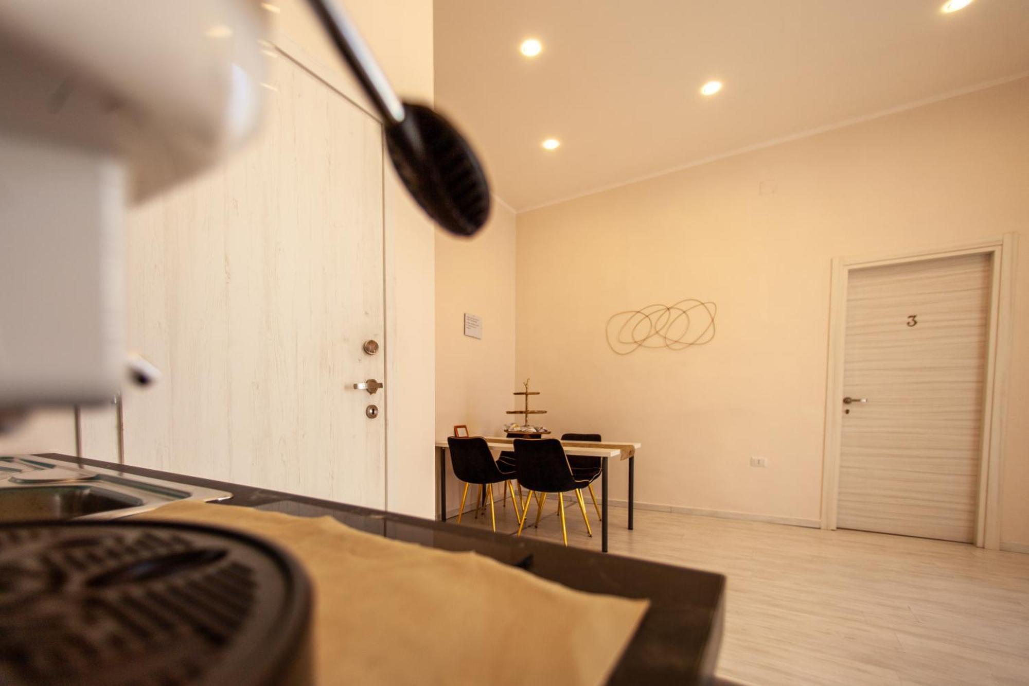 נאפולי Airport Luxury Rooms מראה חיצוני תמונה